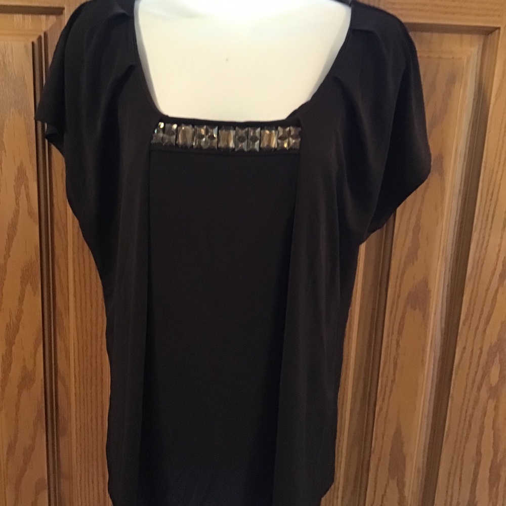 💚3 for $25 New York & Company M  dark brown shirt with gold sequins